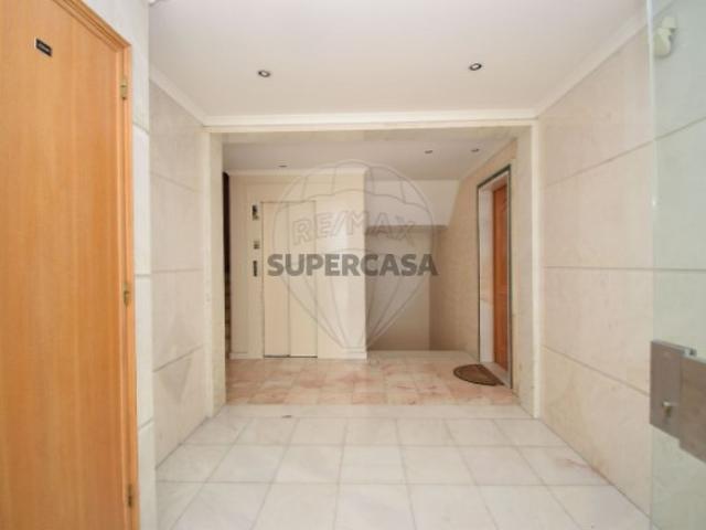 Apartamento T2 em Montelavar