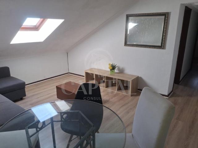Apartamento T2 em Moradia