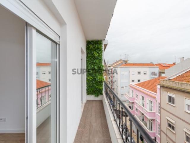 Apartamento T2 em Moscavide Remodelado VARANDA