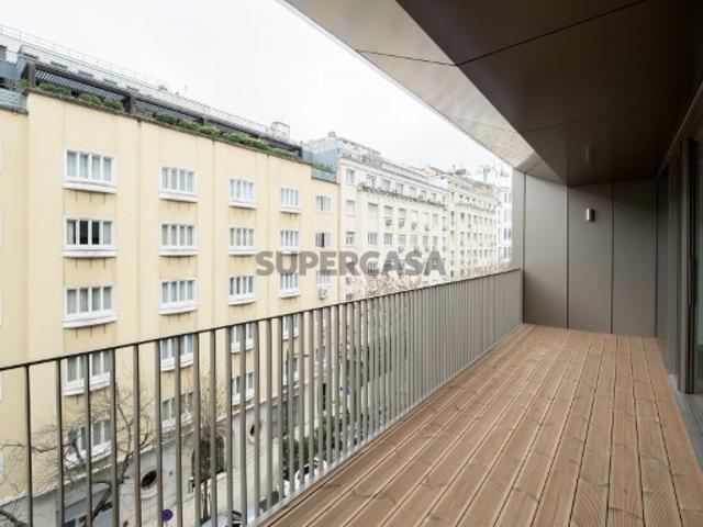 Apartamento T2 em novo empreendimento junto à Avenida da Liberdade