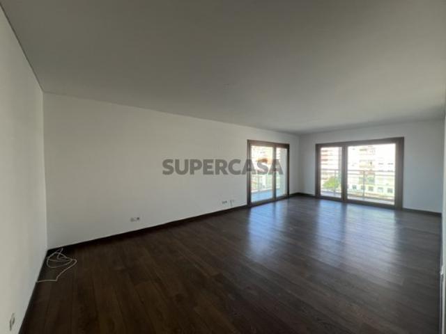 Apartamento T2 em Odivelas