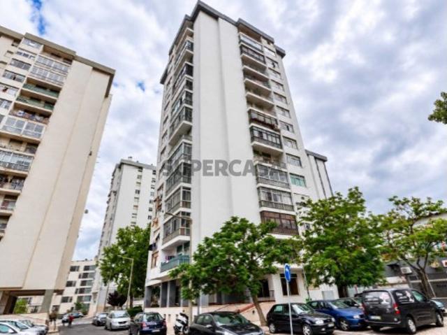 Apartamento T2 em Odivelas