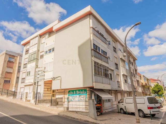 Apartamento T2 em Odivelas * * IMÓVEL RESERVADO *