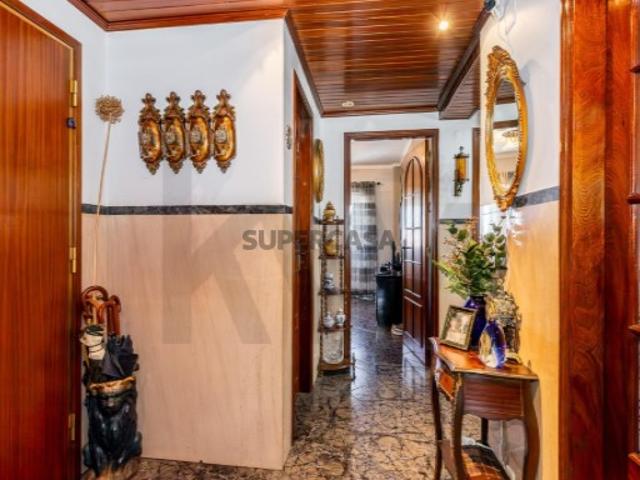 Apartamento T2 em Odivelas | Excelente Luminosidade | Vista Desafogada | A 5 Minutos do Metro