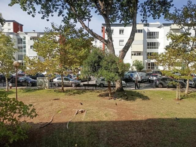 Apartamento T2 Totalmente Remodelado em Oeiras Obras em Curso