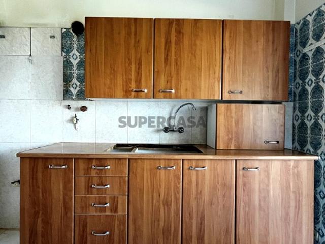 Apartamento T2 em Oeiras | Em remodelação Total + Varanda