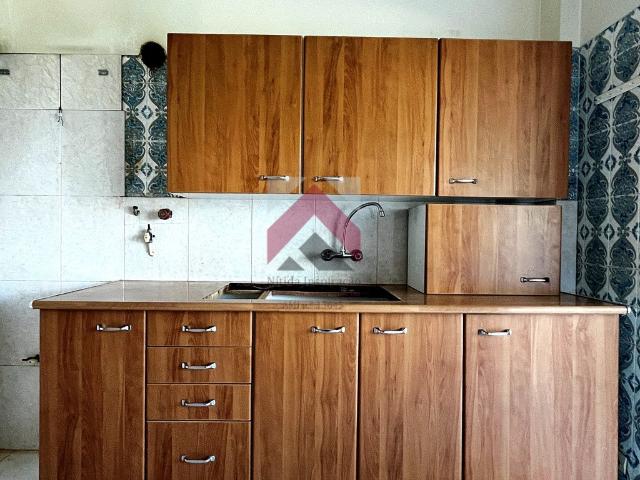 Apartamento T2 em Oeiras | Em remodelação Total + Varanda 68m² Oeiras E São Julião Da Barra