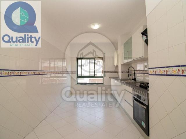 Apartamento T2 em Paio Pires