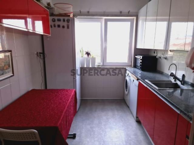 Apartamento T2 em Pontinha e Famões