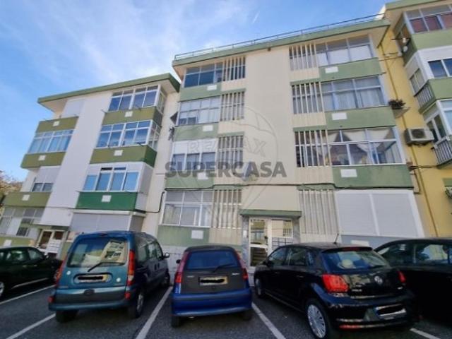 Apartamento T2 em Porto Salvo