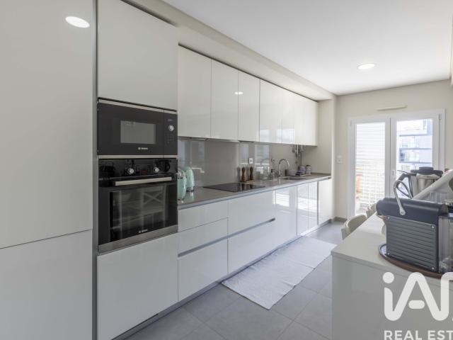 Apartamento T2 em Póvoa De Santo Adrião E Olival Basto