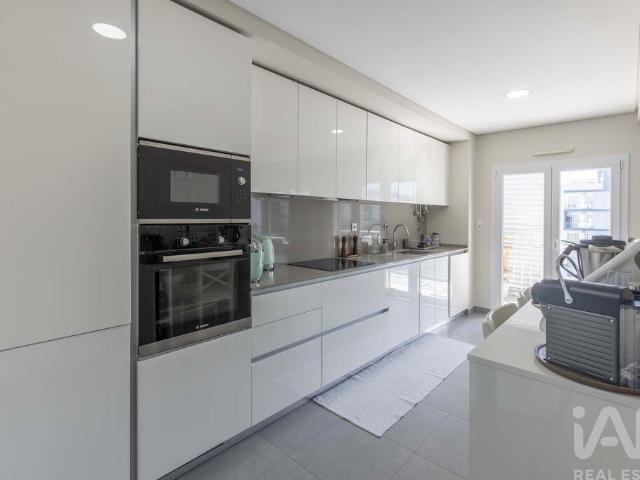 Apartamento T2 em Póvoa De Santo Adrião E Olival Basto de 97,00 m²