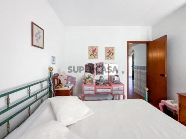 Apartamento T2 em Prédio c/ 2 Elevadores Abrantes