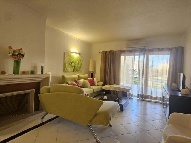 Apartamento T2 em Quarteira
