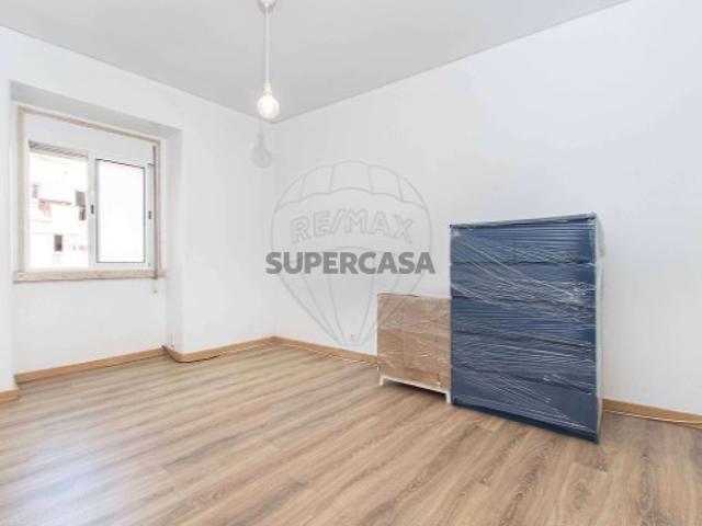 Apartamento T2 em Queluz