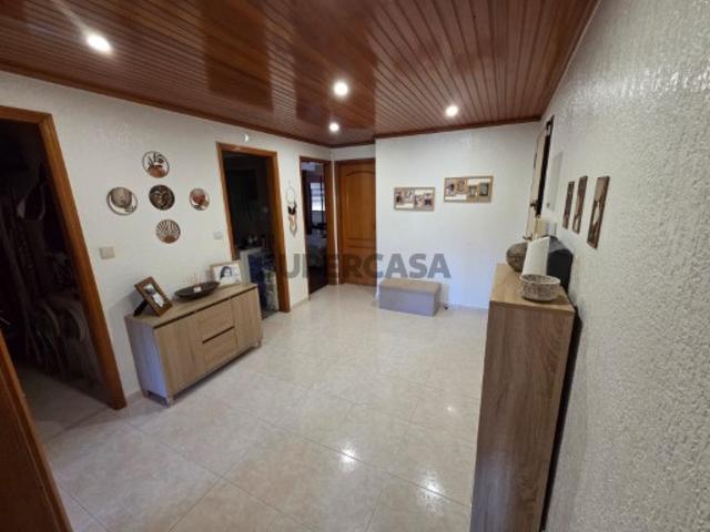 Apartamento T2 em Queluz com Parqueamento e Arrecadação