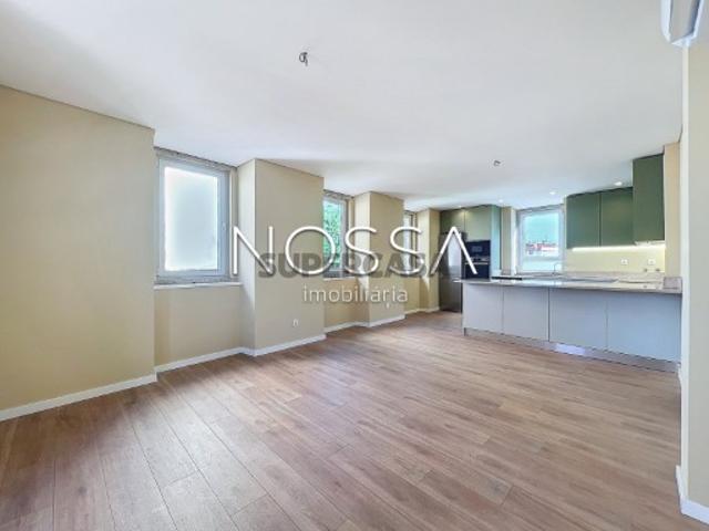 Apartamento T2 em Massamá e Monte Abraão