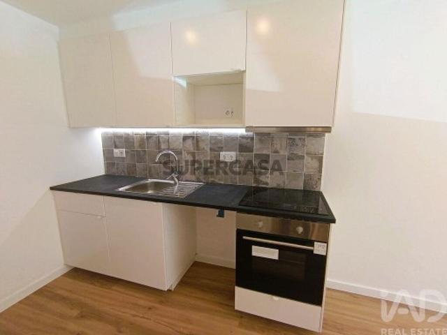 Apartamento T2 em Queluz e Belas de 57 m²