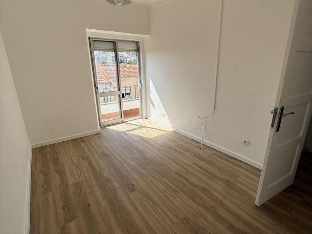 Apartamento T2 em Queluz e Belas de 59 m² 59m² Queluz e Belas