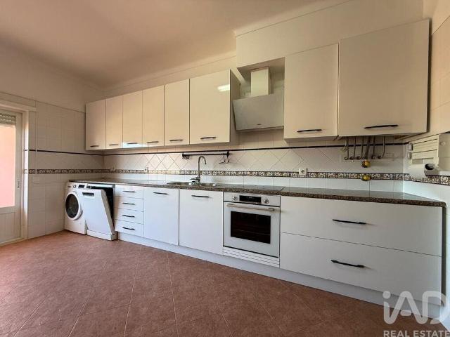 Apartamento T2 em Quinta do Anjo de 114,00 m²