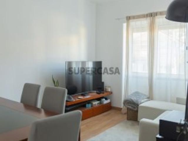 Apartamento T2 em Ramada e Caneças