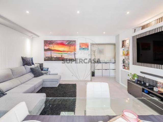 Apartamento T2 em Ramada e Caneças