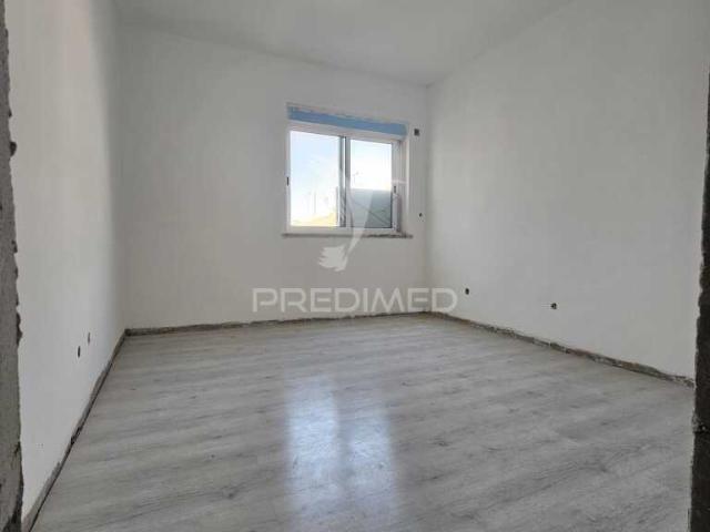 Apartamento T2 em Remodelação – Setúbal, São Sebastião