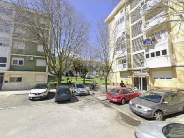 Apartamento T2 na Quinta do Charquinho Benfica