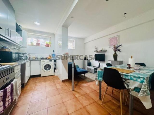 Apartamento T2 em Reboleira, Amadora