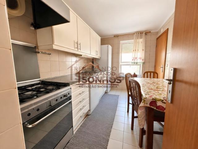 APARTAMENTO T2 EM RECARDÃES