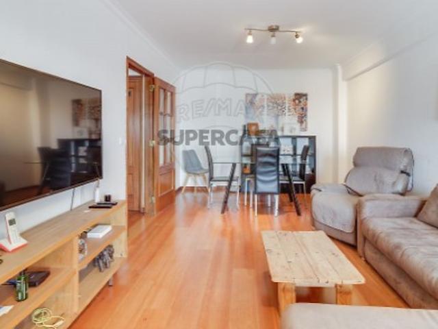 Apartamento T2 em Rio de Mouro