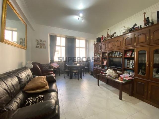 Apartamento T2 em Rio de Mouro
