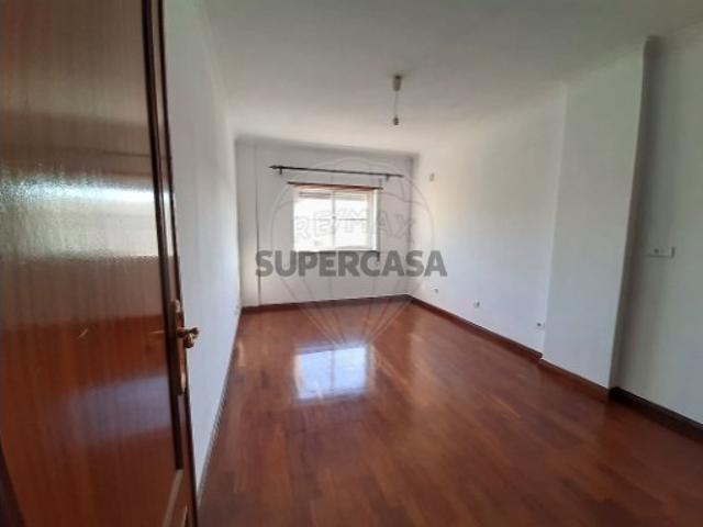 Apartamento T2 em Rio de Mouro