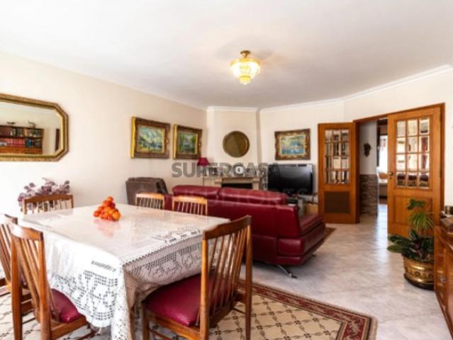 Apartamento T2 em Rio de Mouro