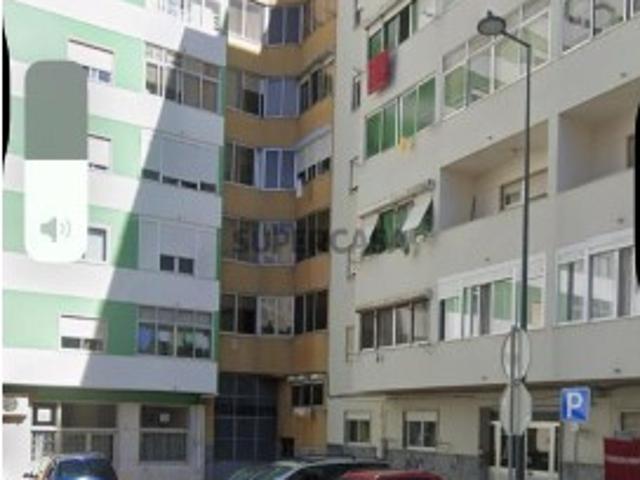 Apartamento T2 em S.Maria e S.Miguel, S.Martinho, S.Pedro Penaferrim