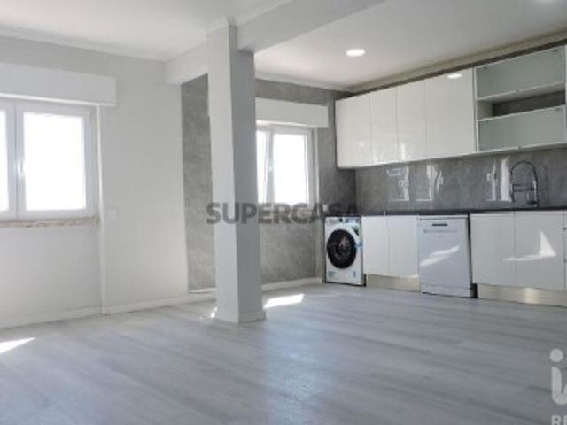 Apartamento T2 em São Sebastião