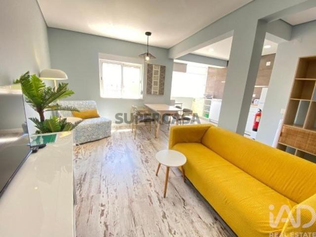 Apartamento T2 em São Sebastião