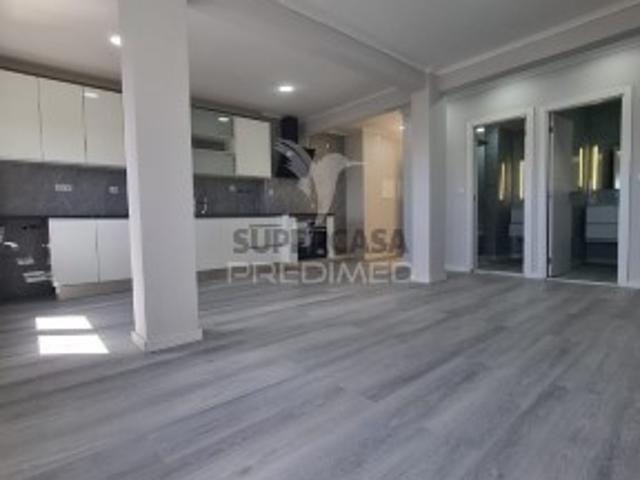 Apartamento T2 em São Sebastião