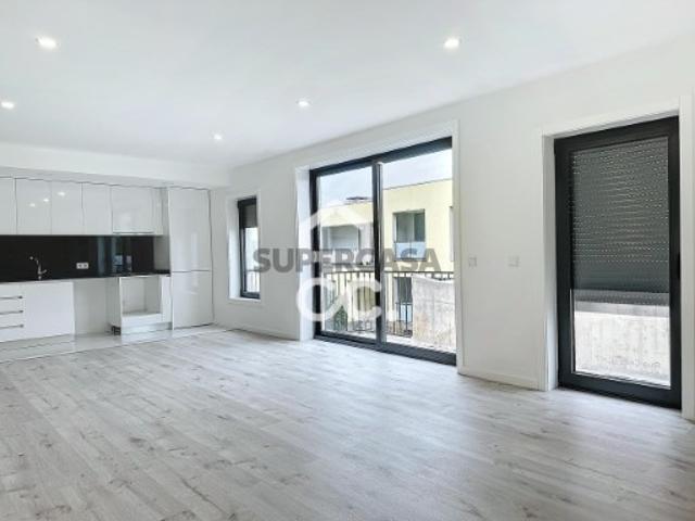 Apartamento T2 em Santa Cruz/Trindade e Sanjurge