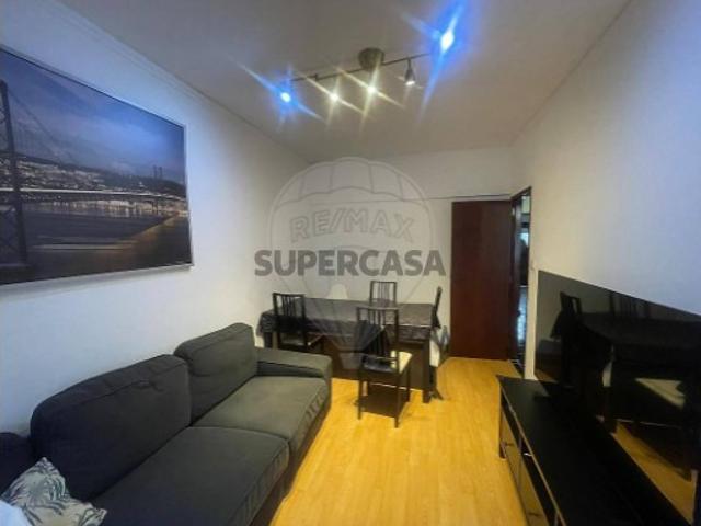 Apartamento T2 em Santa Iria de Azoia, São João da Talha e Bobadela