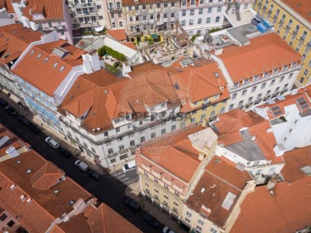 Apartamento T2 em Santa Maria Maior