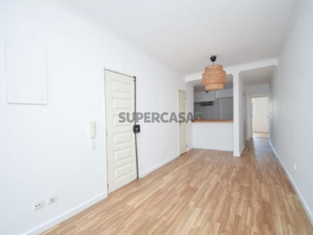 Apartamento T2 em Santa Maria Maior