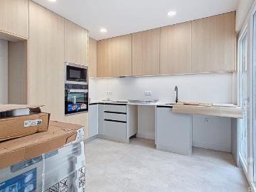 Apartamento T2 em Santa Maria, São Pedro E Matacães de 143,00 m²