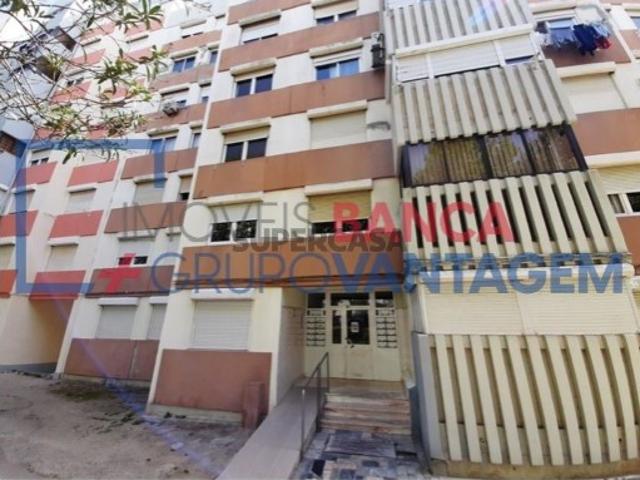 Apartamento T3 em Santo António da Charneca