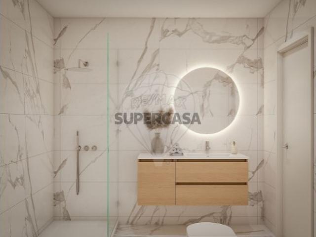 Apartamento T2 em Santo António dos Cavaleiros e Frielas