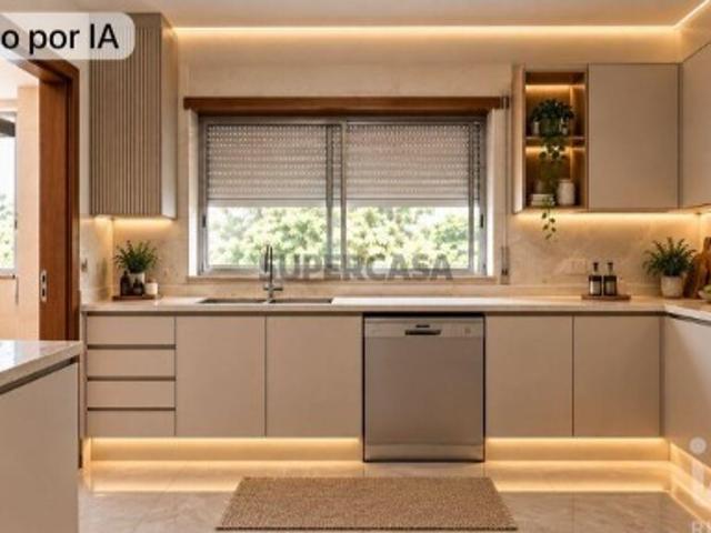 Apartamento T2 em Santo António dos Olivais de 119,36 m²