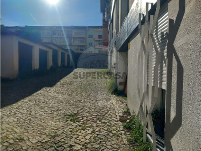 Apartamento T2 em Santo António dos Olivais