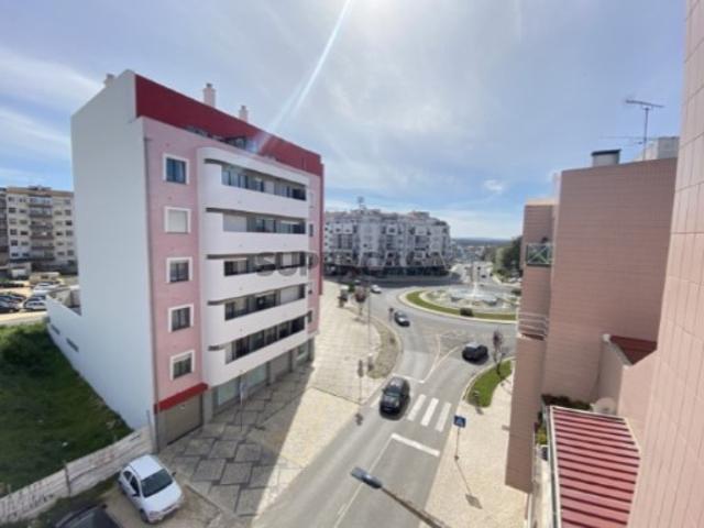 Apartamento T2 em Santo Onofre e Serra do Bouro
