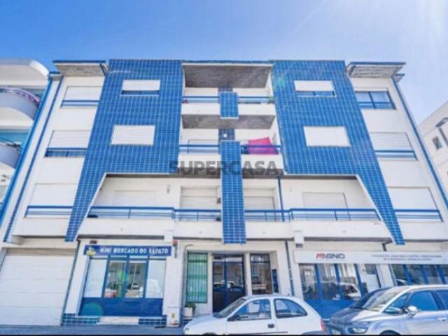 Apartamento T2 em Sé, Santa Maria e Meixedo