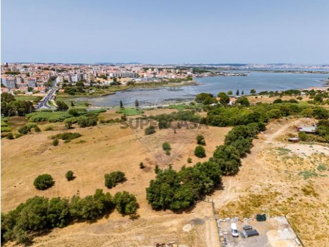 Apartamento T2 em Seixal